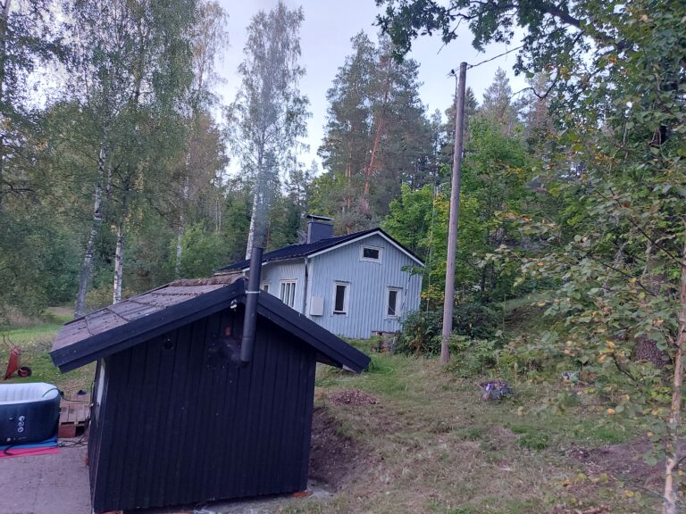 mökki ja sauna